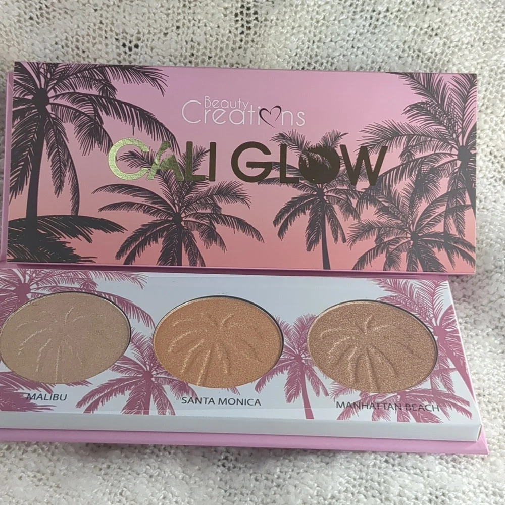 BEAUTY CREATIONS Cali Glow Highlighter Palette, 18g/0.64oz - Picture 3 of 13